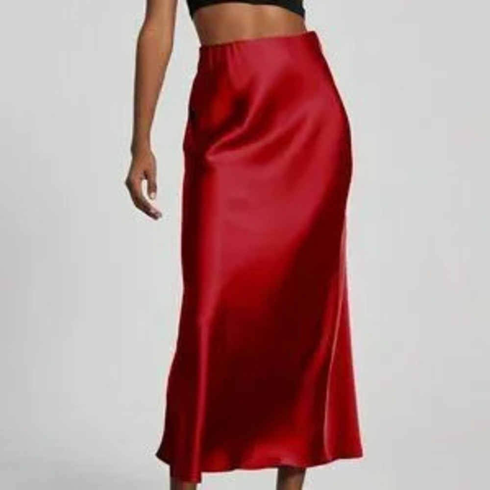 Red Casual Women's Elastic Satin Finish Maxi Skirt